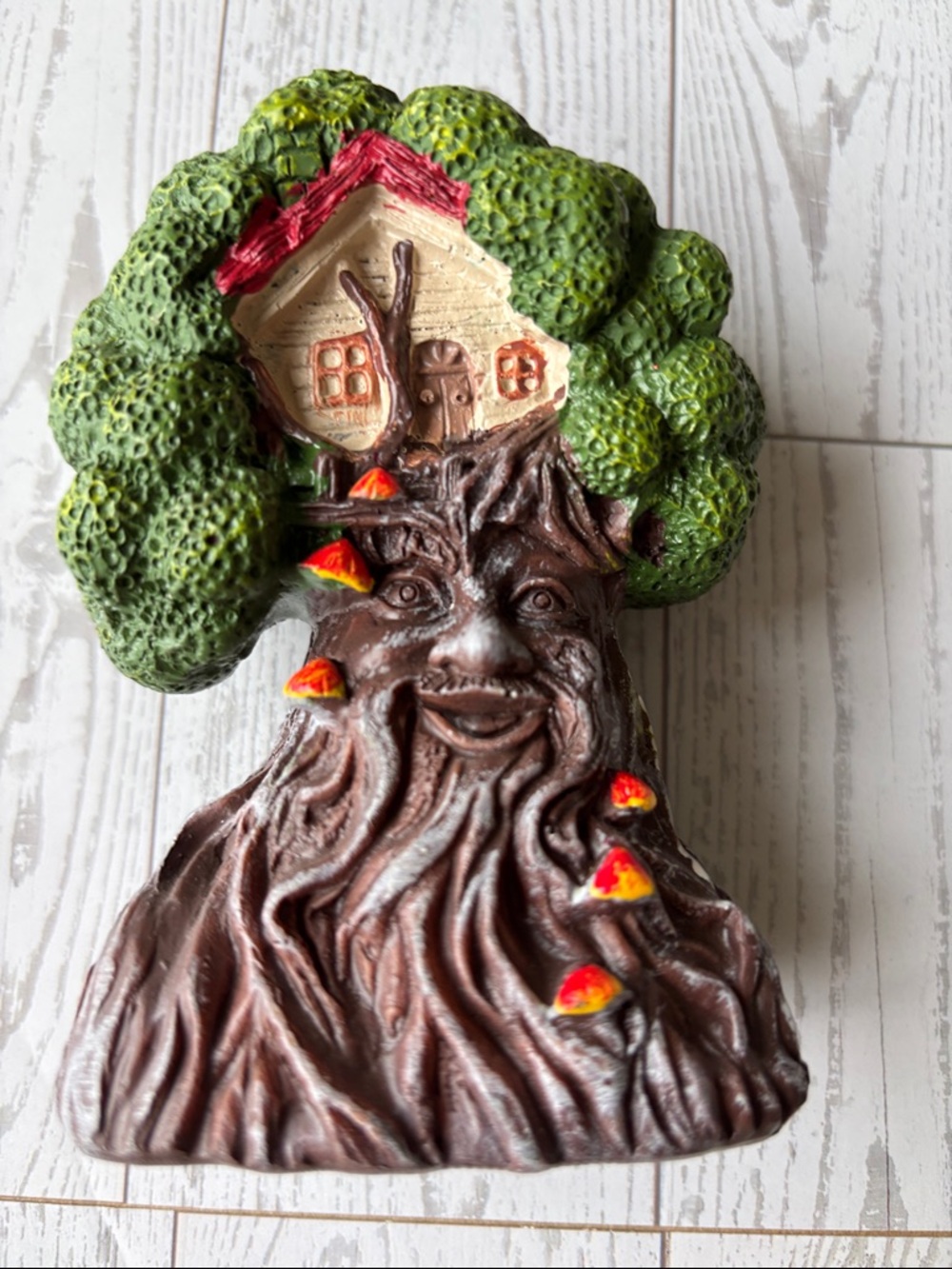 Enchanted‎ Treehouse Sculpture Magical Fairy Green Man face home fairy garden